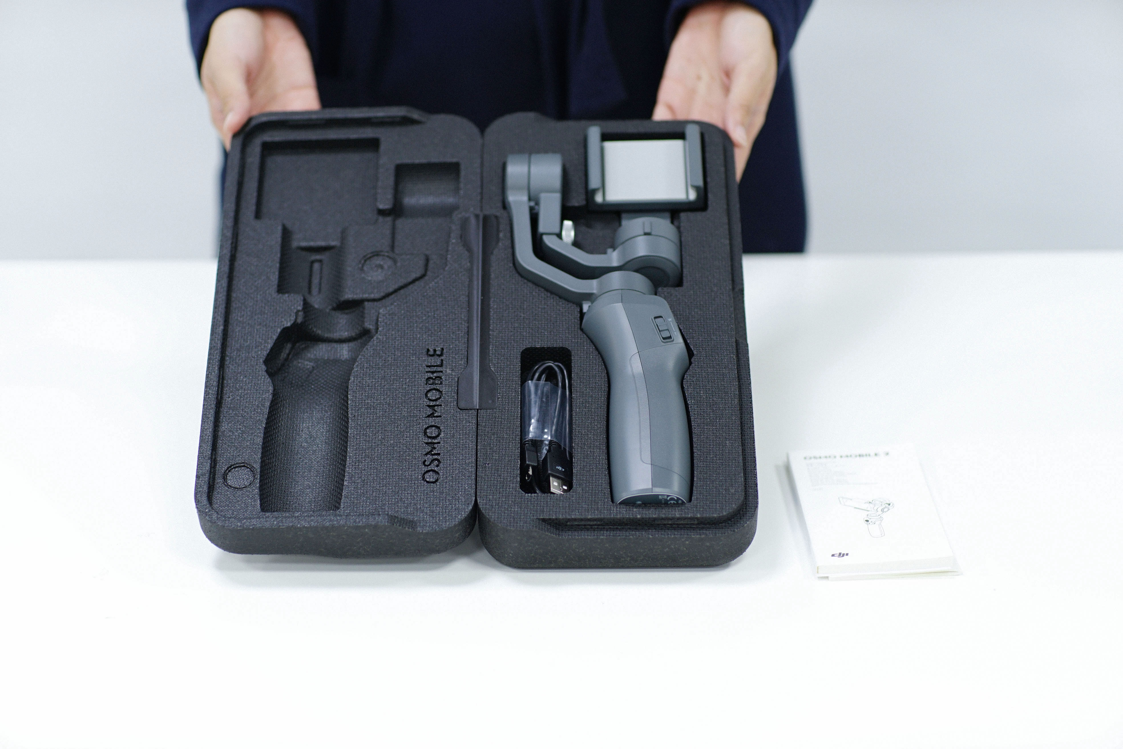 What's in the Box? First Glimpse of DJI Osmo Mobile 2 | D1 Store