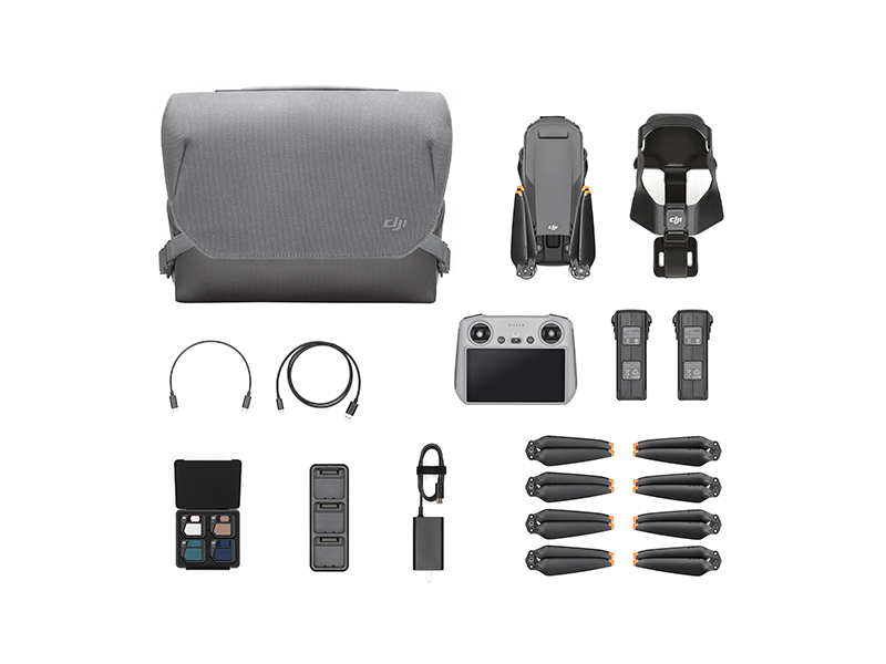 DJI Mavic 3 Fly More Combo w. DJI RC